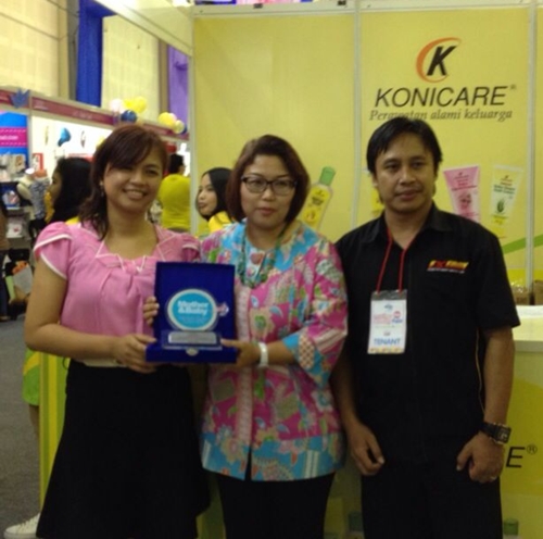 Konicare menerima Award dari Mother & Baby Fair 2013