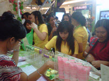 PIJAT BAYI KONICARE di event 'Mother & Children Expo 2013', Paragon Mall Semarang