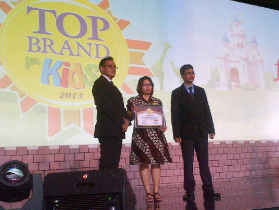 Konicare sebagai Top Brand for Kids tahun 2013 Kategori Minyak Telon